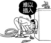事例6：难于插入胶管，用热水软化后再插入……